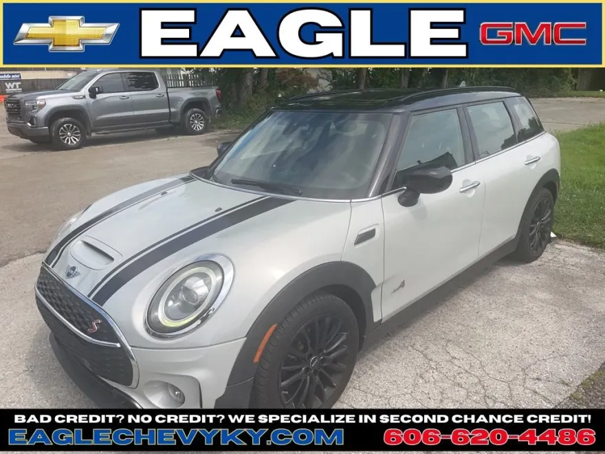 2020 Mini Clubman Base S ALL4 photo 1