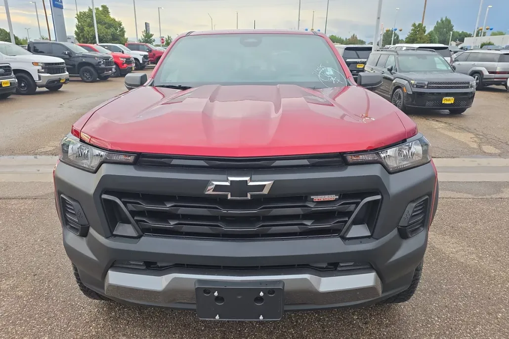 2024 Chevrolet Colorado Trail Boss photo 1