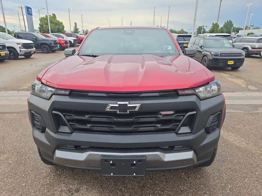 2024 Chevrolet Colorado Trail Boss photo 1