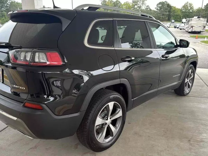 2019 Jeep Cherokee Limited photo 1