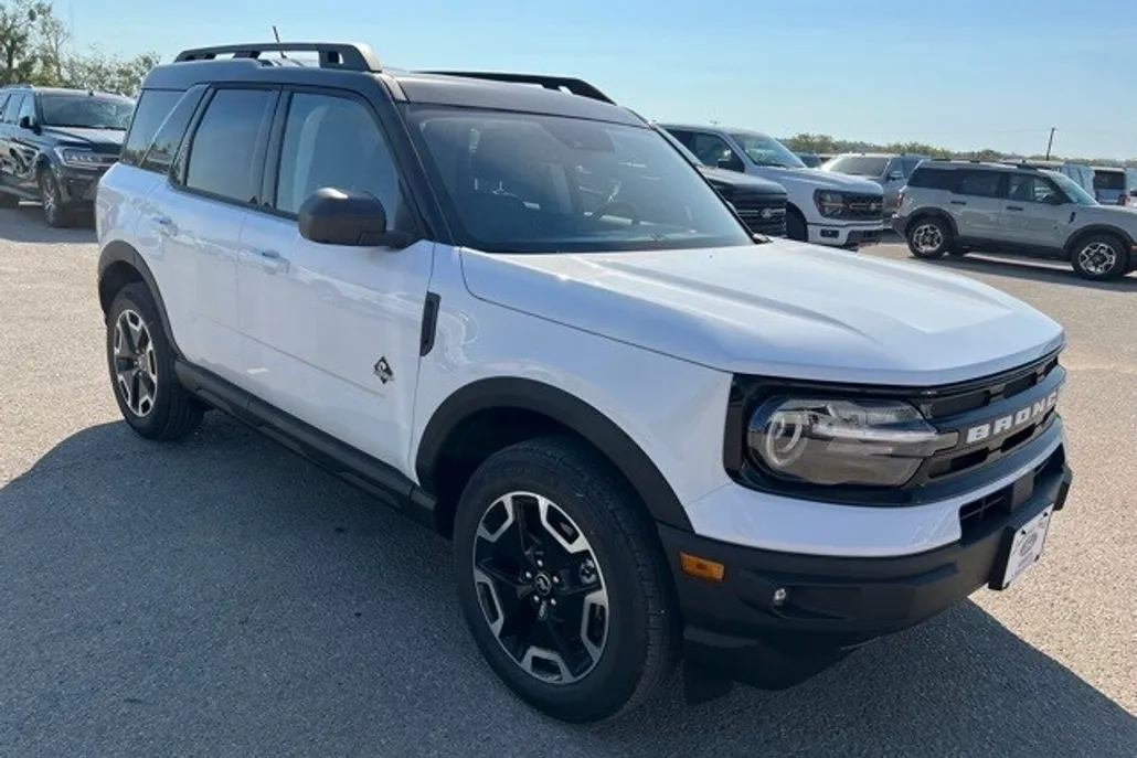 2024 Ford Bronco Sport Outer Banks photo 1