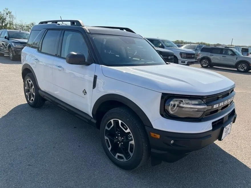 2024 Ford Bronco Sport Outer Banks photo 1
