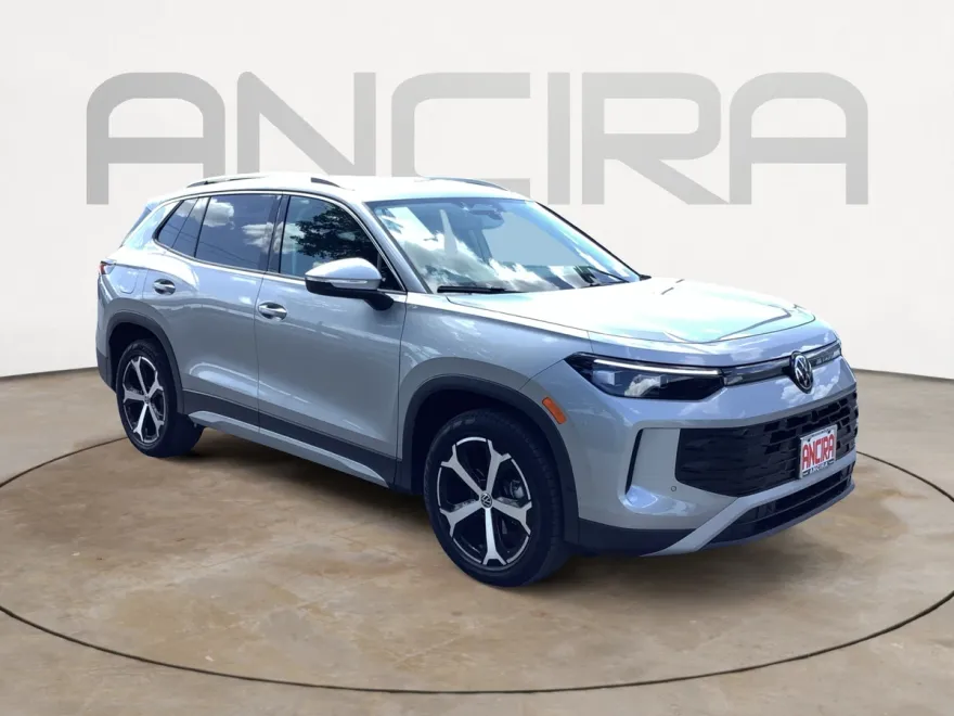 2025 Volkswagen Tiguan SE photo 1