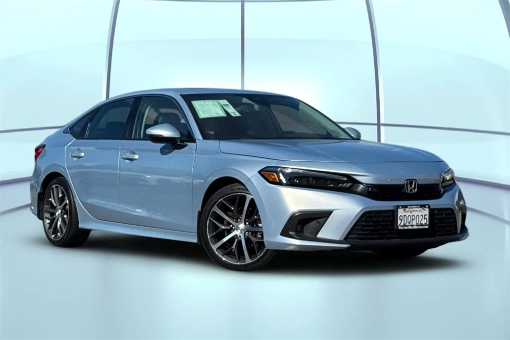 2023 Honda Civic Touring photo 1