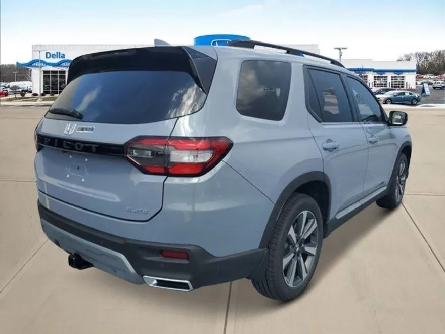 2025 Honda Pilot Elite photo 1