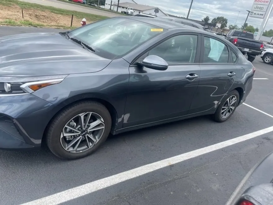 2024 Kia Forte LXS photo 1