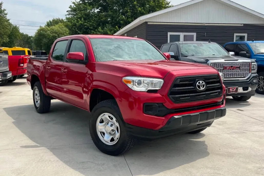 2016 Toyota Tacoma SR5 V6 photo 1