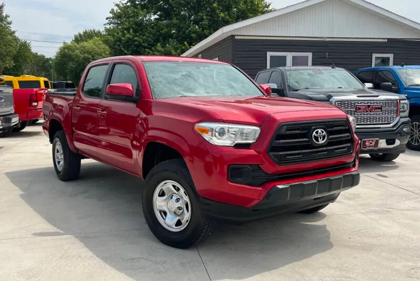 2016 Toyota Tacoma SR5 V6 photo 1
