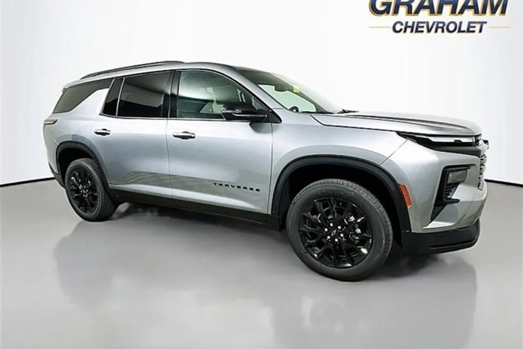 2026 Chevrolet Traverse 2LT photo 1