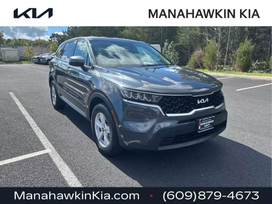 2023 Kia Sorento LX photo 1