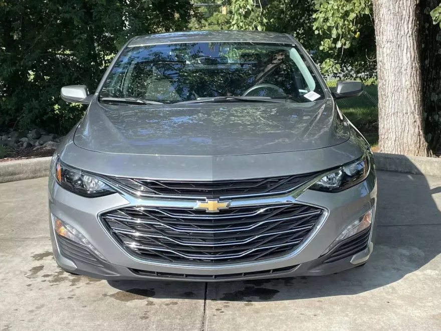 2024 Chevrolet Malibu 1LT photo 1