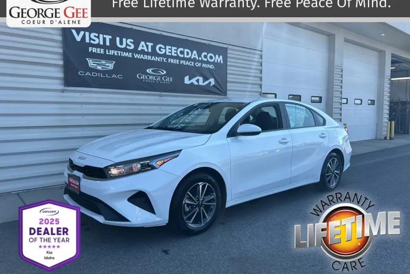 2024 Kia Forte LXS photo 1