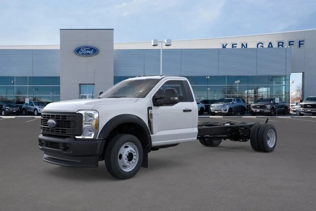 2025 Ford F-550 XL photo 1