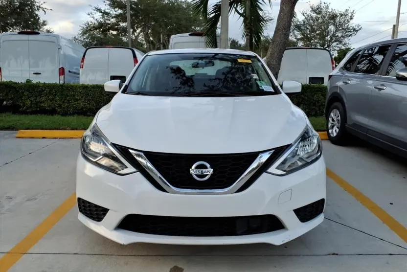 2019 Nissan Sentra SV photo 1