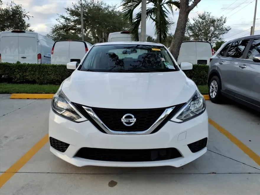 2019 Nissan Sentra SV photo 1
