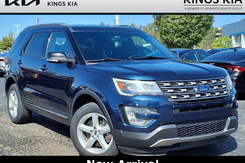 2017 Ford Explorer XLT photo 1