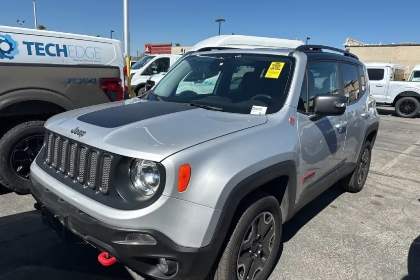 2017 Jeep Renegade Trailhawk photo 1