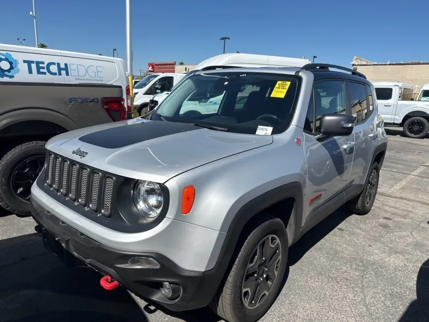 2017 Jeep Renegade Trailhawk photo 1