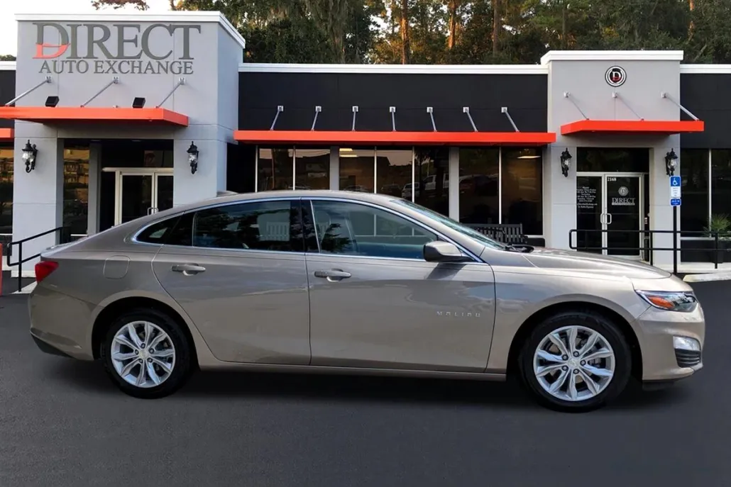 2023 Chevrolet Malibu 1LT photo 1