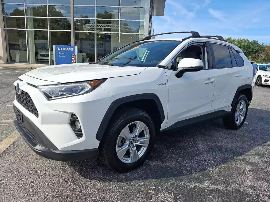 2020 Toyota RAV4 Hybrid XLE photo 1