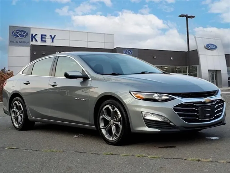 2023 Chevrolet Malibu 1LT photo 1