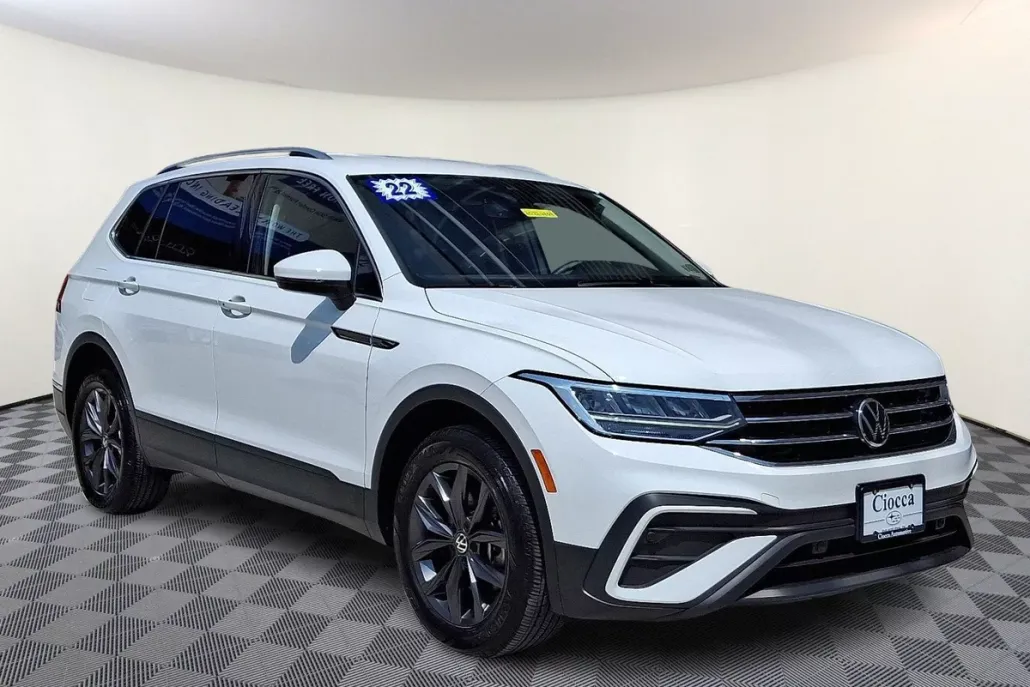 2022 Volkswagen Tiguan SE photo 1
