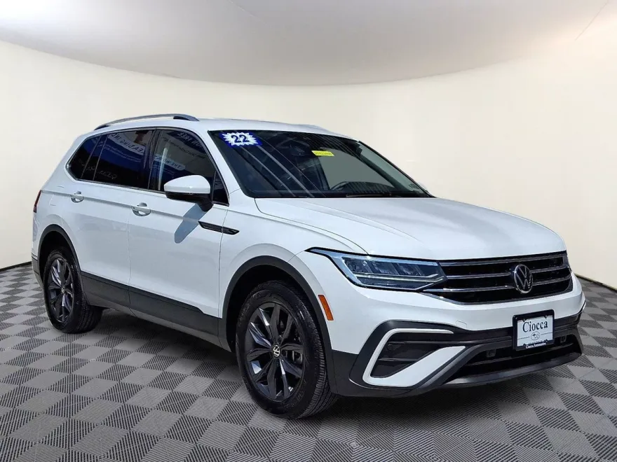 2022 Volkswagen Tiguan SE photo 1