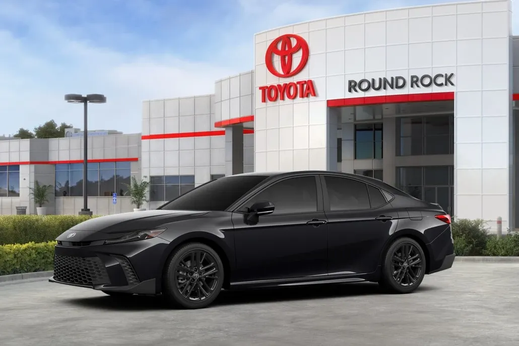 2025 Toyota Camry SE photo 1