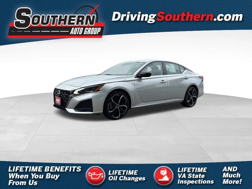 2023 Nissan Altima 2.5 SR photo 1