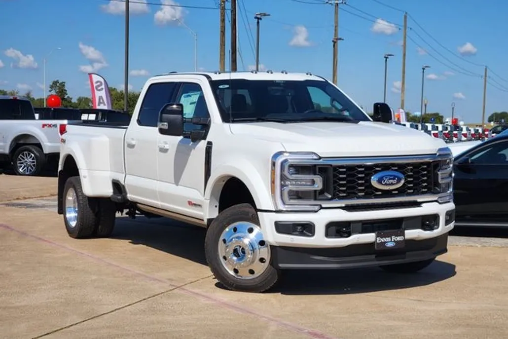 2026 Ford F-450 Platinum photo 1