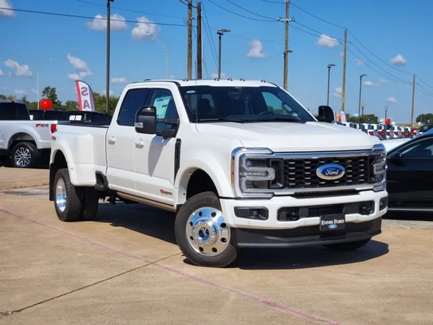 2026 Ford F-450 Platinum photo 1