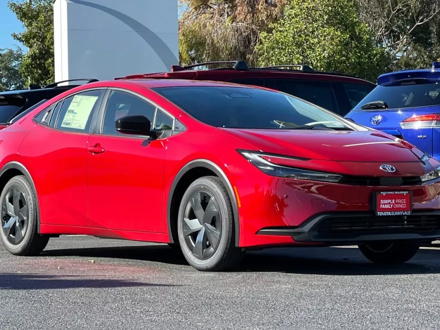 2026 Toyota Prius LE photo 1