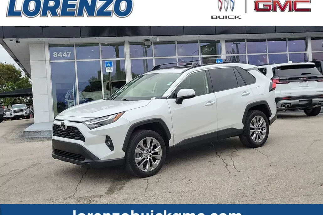 2023 Toyota RAV4 XLE Premium photo 1
