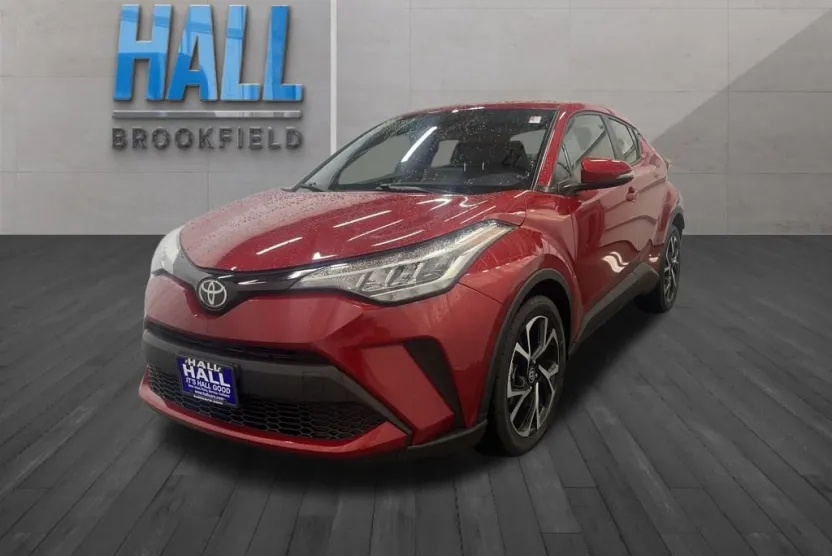 2020 Toyota C-HR XLE photo 1