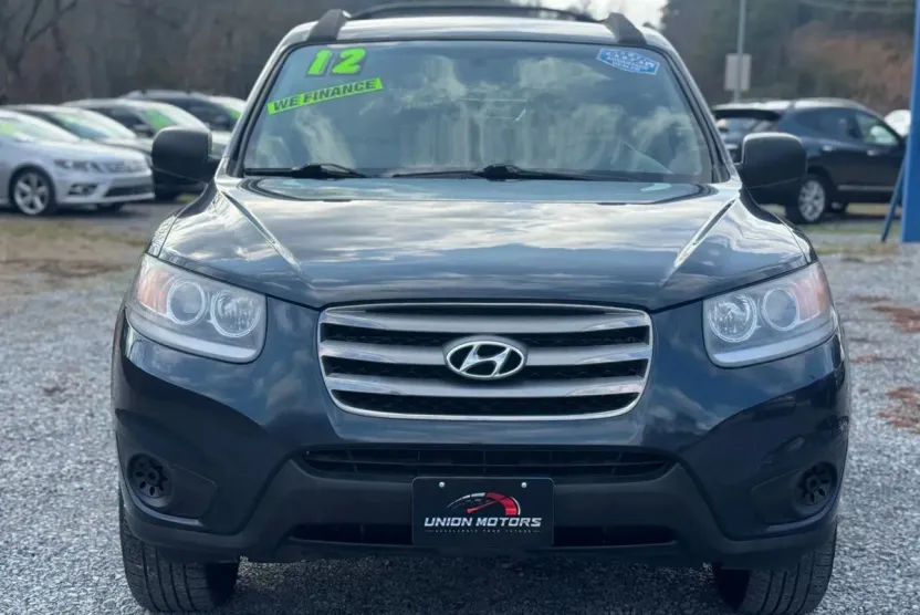 2012 Hyundai Santa Fe GLS Sport photo 1