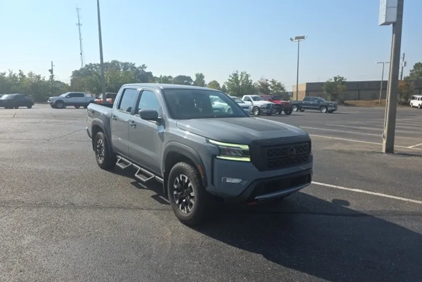 2023 Nissan Frontier PRO-4X photo 1