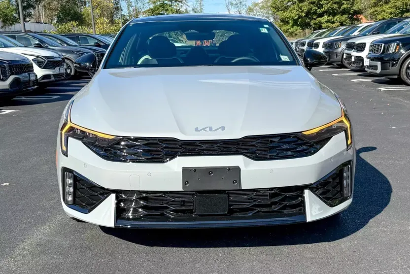 2026 Kia K5 GT-Line photo 1
