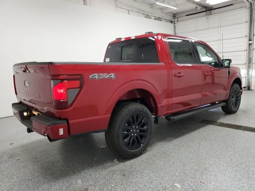 2025 Ford F-150 XLT photo 3