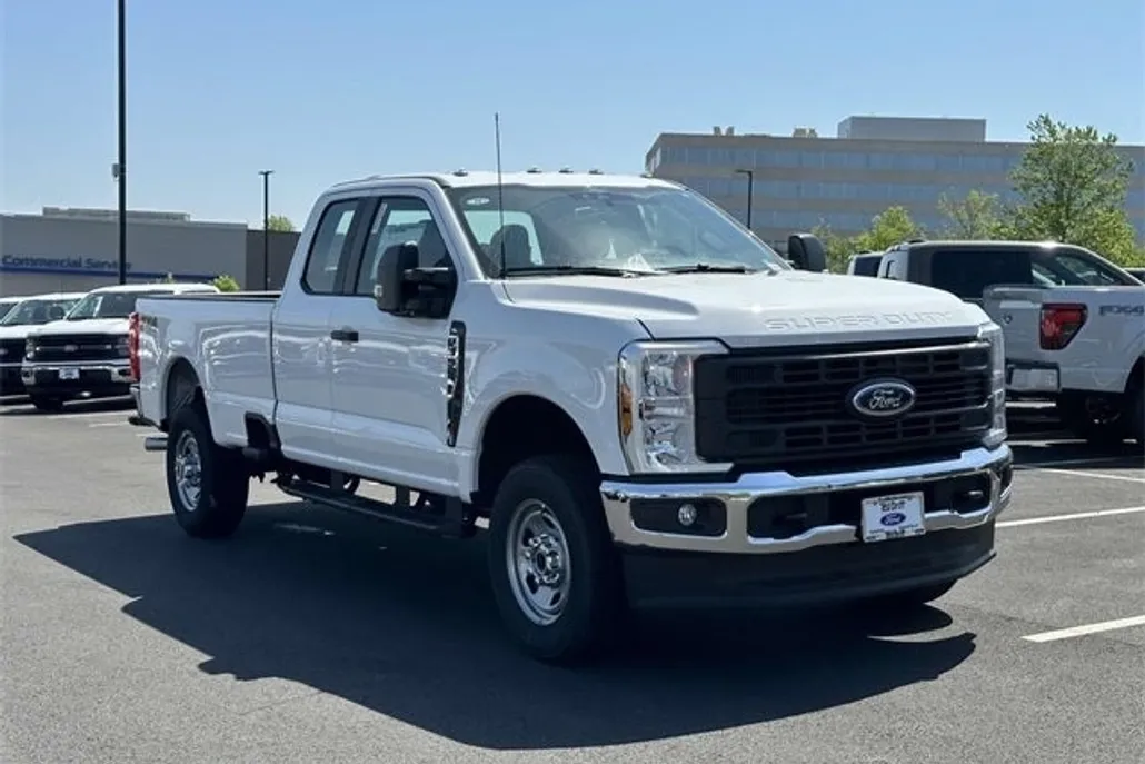 2025 Ford F-350 photo 1