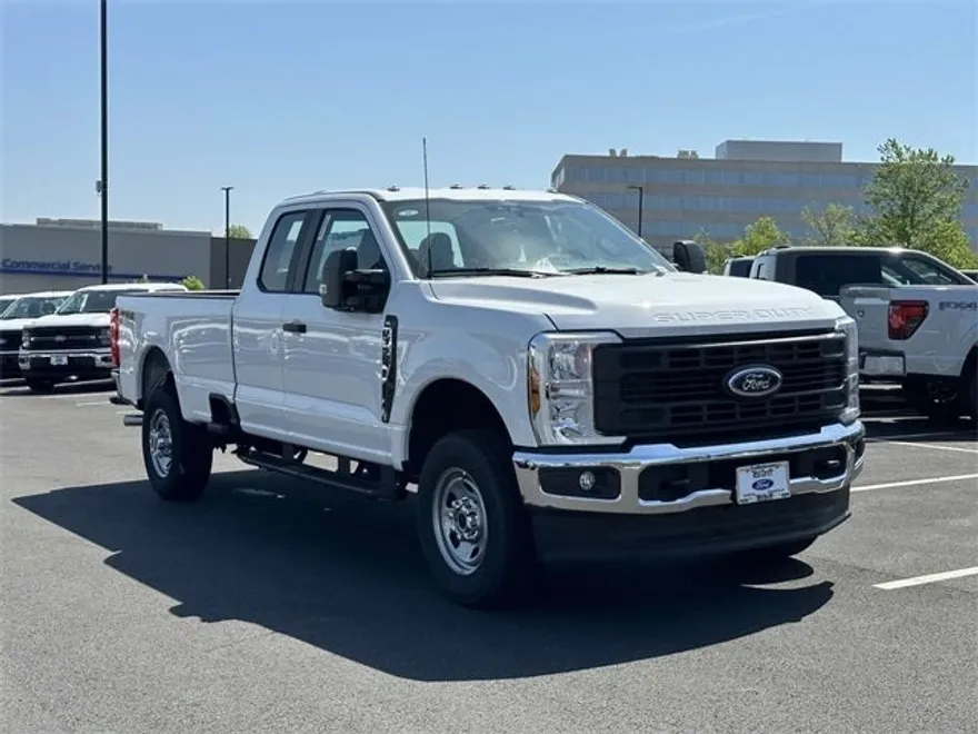 2025 Ford F-350 photo 1