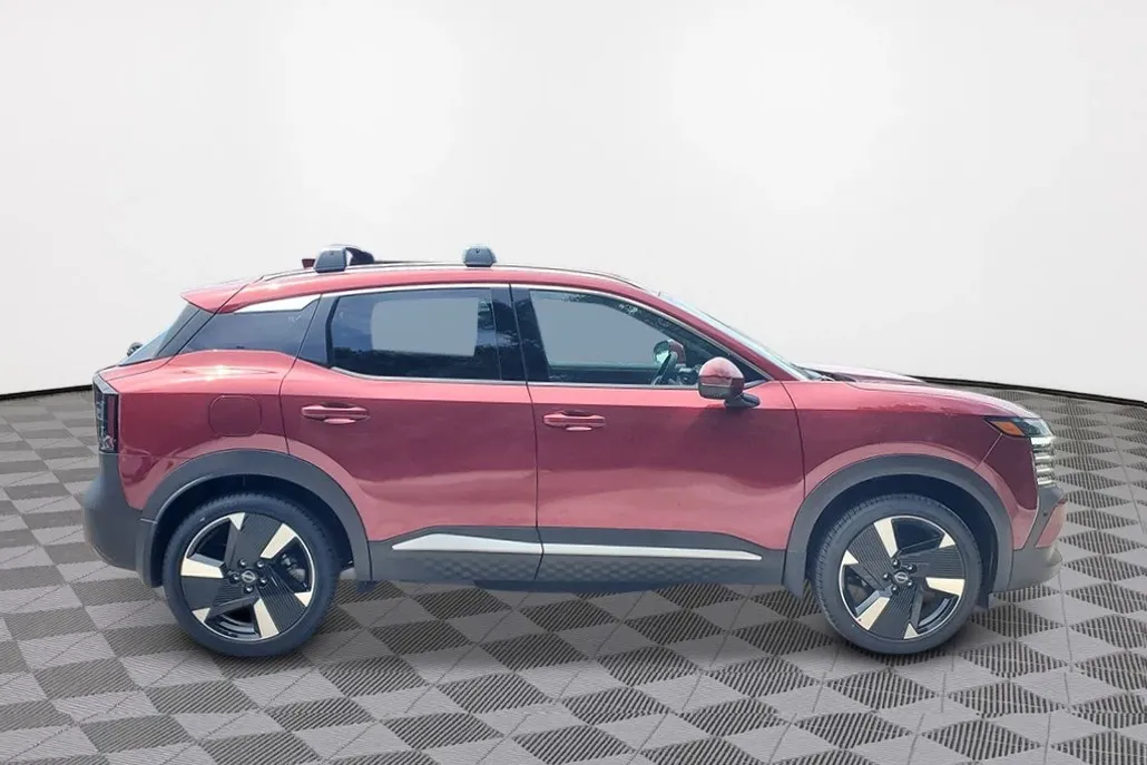 2026 Nissan Kicks SR photo 1