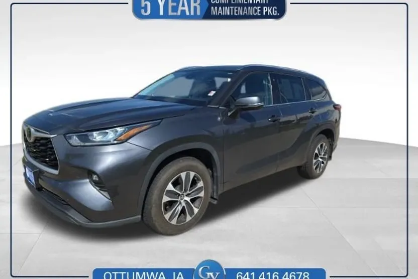 2021 Toyota Highlander XLE photo 1