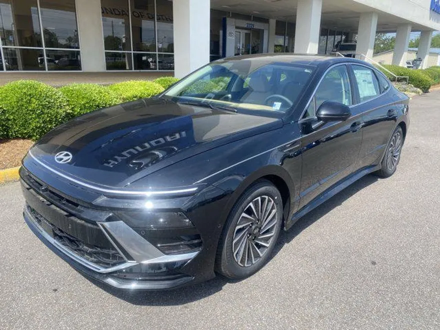 2025 Hyundai Sonata Hybrid Limited photo 1