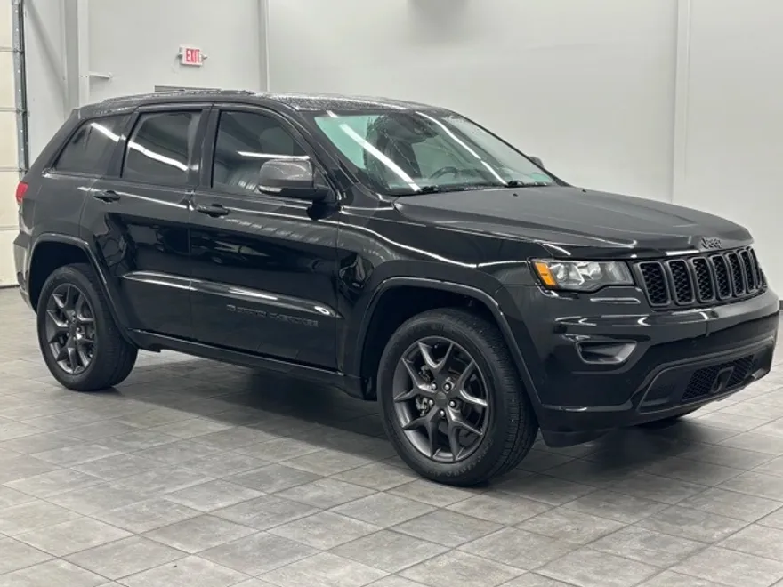 2021 Jeep Grand Cherokee Anniversary Edition photo 1