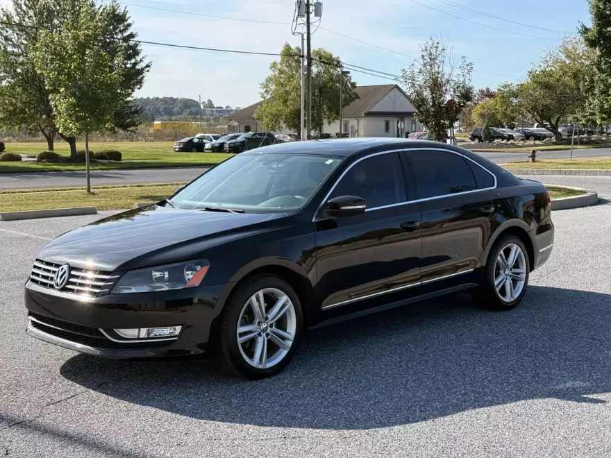 2013 Volkswagen Passat TDI SE photo 1