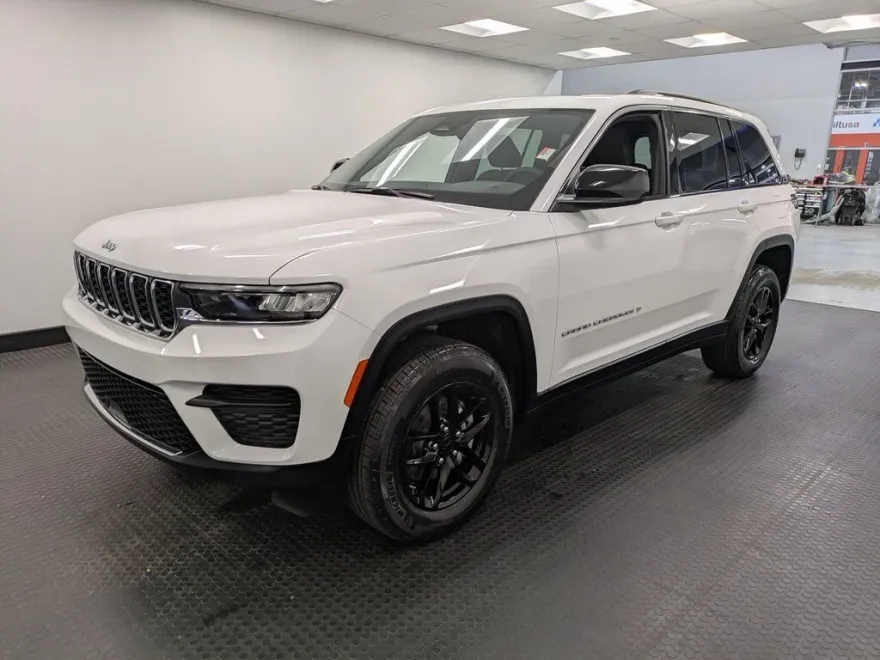 2024 Jeep Grand Cherokee Limited photo 1
