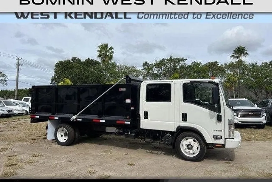 2024 Chevrolet Silverado 4500HD photo 1