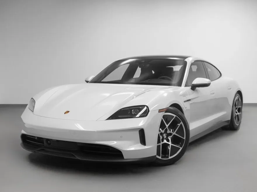 2025 Porsche Taycan photo 1