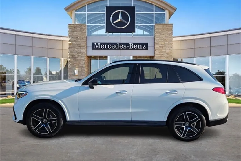 2025 Mercedes Benz GLC 300 4MATIC photo 1