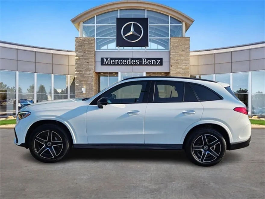 2025 Mercedes Benz GLC 300 4MATIC photo 1